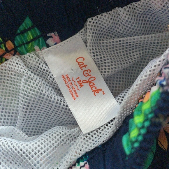 ⭐Cat & Jack Baby Boy Swim Trunks Size 12 Months⭐ - Picture 2 of 3